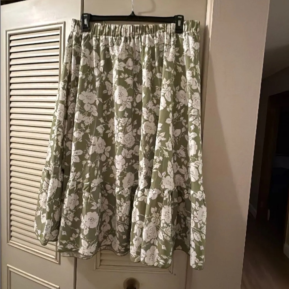 Green White Floral Skirt